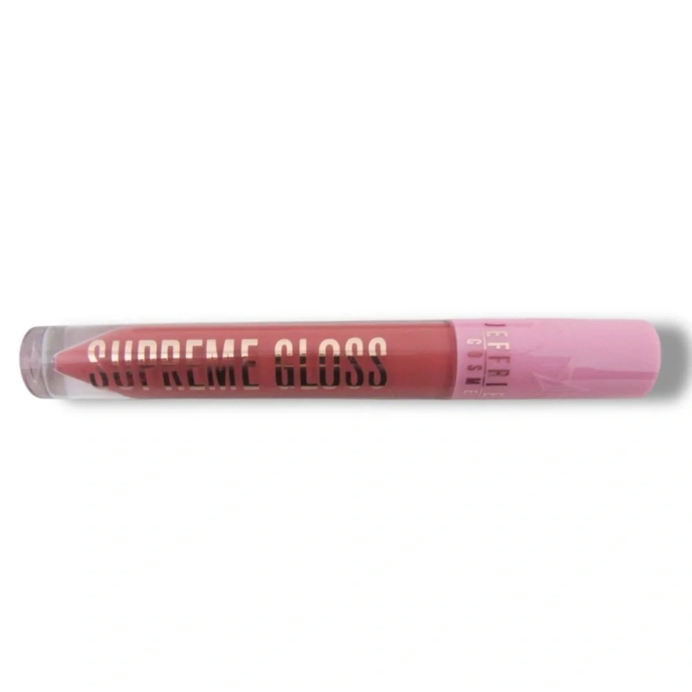 Jeffree Star color red